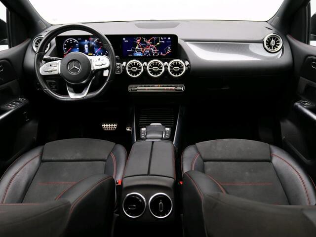 Mercedes-Benz B-KLASSE 180 Business Solution AMG AMG Line | Night Pakket | Panorama Schuif-Kanteldak | Memory voorstoelen | Achteruitrijcamers. Inclusief 24 maanden MB Certified garantie voor Europa.