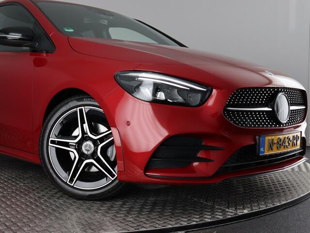 Mercedes-Benz B-KLASSE 180 Business Solution AMG (NL-Auto / Camera / ACC / Sfeerverlichting)