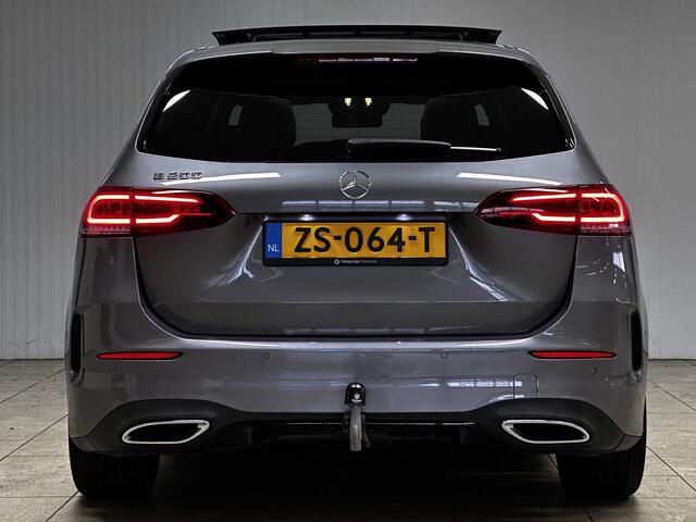 Mercedes-Benz B-KLASSE 200 Premium Plus AMG/ Night Pakket/ Trekhaak/ 164pk/ Wide-Screen/ LED Koplampen/ Panorama-Dak/ 18'' LMV/ Keyless/ Dode-Hoek DET./ Stoelverw./ Elek. Stoel(en) + Memory/ Zwarte-Hemel/ Apple + Android/ Elek. Klep