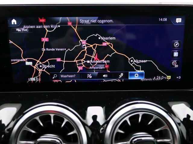 Mercedes-Benz B-KLASSE 180 AMG Automaat AMG | Night Pakket | Ledkoplampen | Achteruitrijcamera | Sfeerverlichting | Stoelverwarming voor. Inclusief 24 maanden Mercedes-Benz Certified garantie voor Europa.