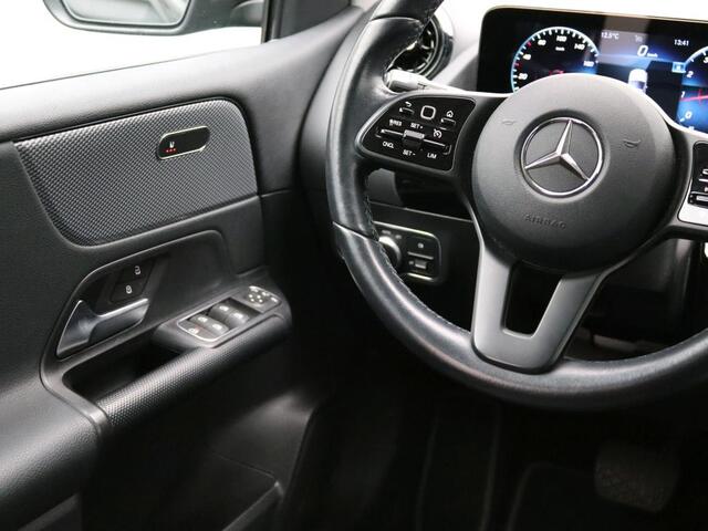 Mercedes-Benz B-KLASSE 180 Business Solution Ledkoplampen | Achteruitrijcamera | Stoelverwarming voor | Licht- en zicht pakket | Inclusief 24 maanden Mercedes-Benz Certified garantie voor Europa.