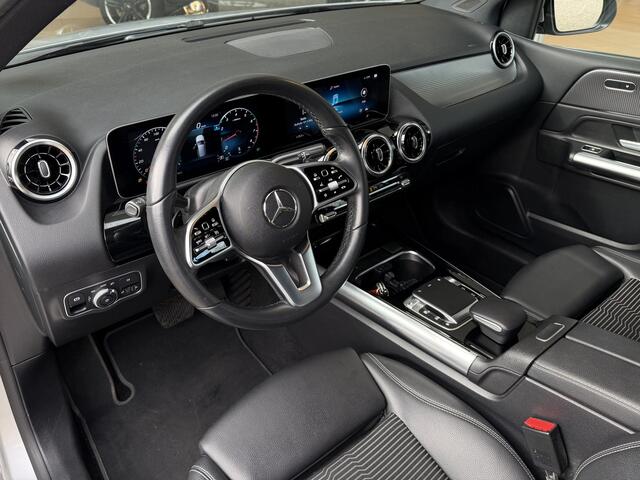 Mercedes-Benz B-KLASSE 180 Launch Edition Automaat / Parkeersensoren V-A / Cruise Control / Camera / Multimedia / 17'' LM / Navi