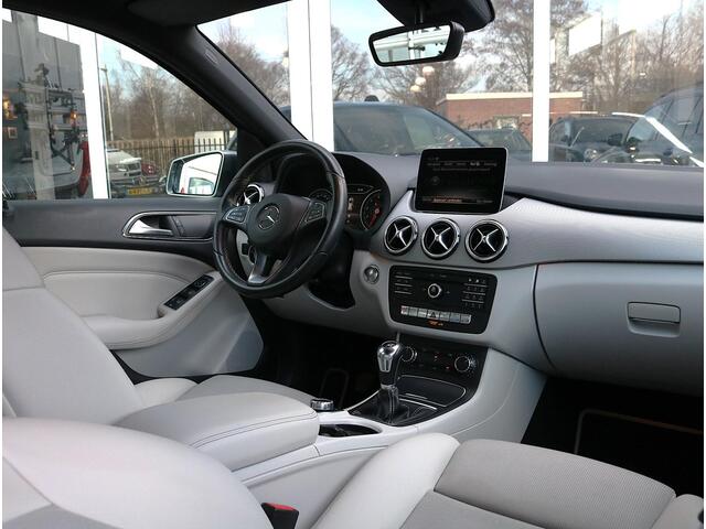 Mercedes-Benz B-KLASSE 180 Ambition | Trekhaak | Stoelverwarming