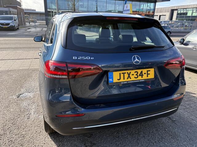 Mercedes-Benz B-KLASSE 250 e Premium Plus