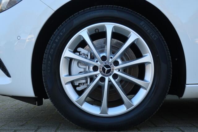 Mercedes-Benz B-KLASSE B250e, Apple Carplay/ Android Auto, Navi, Clima, LED Verlichting, etc.
