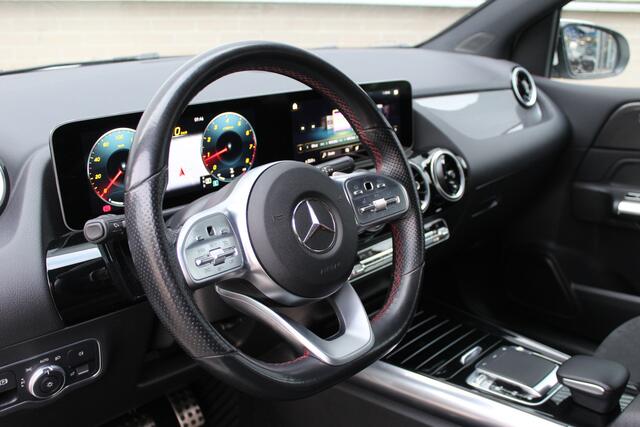 Mercedes-Benz B-KLASSE 180 Business Solution AMG | Camera | Stoelverwarming | Dealer Onderhouden | Wide Screen