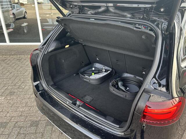 Mercedes-Benz B-KLASSE 250 e Business Solution AMG | Panoramadak | Carplay | Adaptief Cruise Control