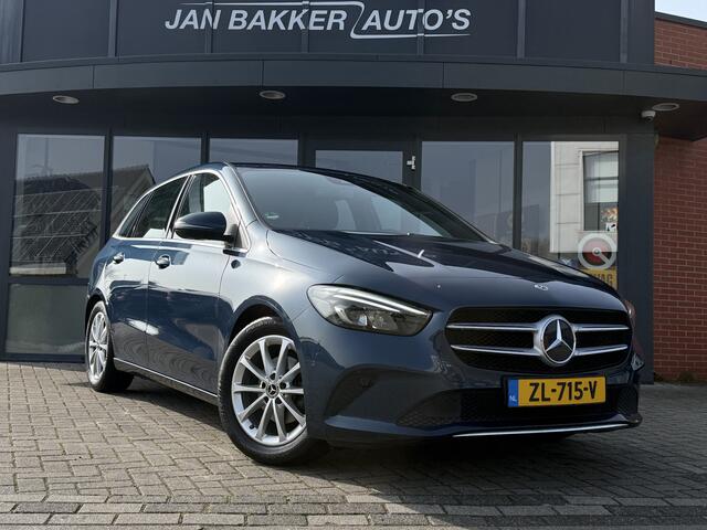Mercedes-Benz B-KLASSE 180 Launch Edition ? Camera ? Afn. Trekhaak ? Stoelverw. ? CarPlay ?