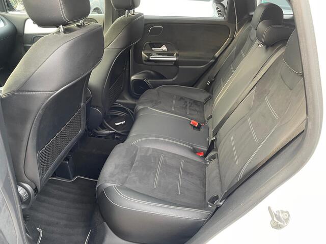 Mercedes-Benz B-KLASSE 250 e AMG Line / LED / Burmester / Navi