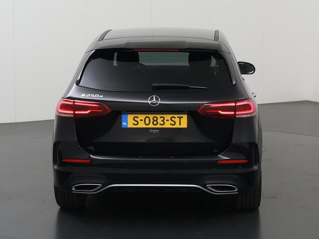 Mercedes-Benz B-KLASSE 250 e AMG Line | Widescreen | Stoelverwarming | Cruise control | Extra getint glas |