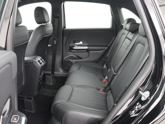 Mercedes-Benz B-KLASSE 250e Urban | Leder | Stoelverwarming | Sfeerverlichting | Camera | Park Assist | Navigatie | Full LED | Widescreen | DAB | Cruise control | Bluetooth | Climate control | PHEV | Plug In