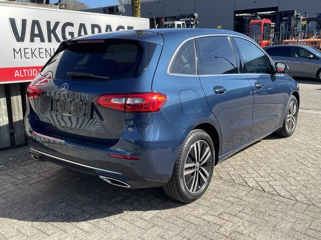 Mercedes-Benz B-KLASSE 250 e Advantage 17"/PDC v+a/Apple Carplay & Android auto/Stoelverwarming