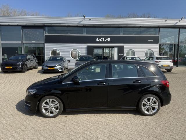 Mercedes-Benz B-KLASSE 180 Prestige AUTOMAAT / NAVI - AFN. TREKHAAK