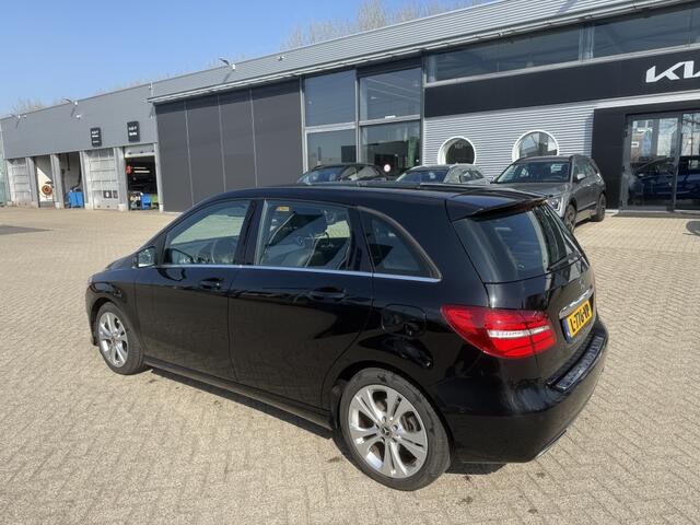 Mercedes-Benz B-KLASSE 180 Prestige AUTOMAAT / NAVI - AFN. TREKHAAK