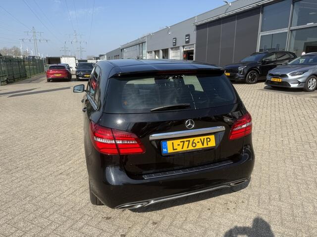 Mercedes-Benz B-KLASSE 180 Prestige AUTOMAAT / NAVI - AFN. TREKHAAK