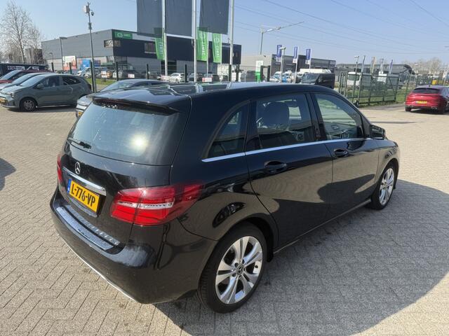 Mercedes-Benz B-KLASSE 180 Prestige AUTOMAAT / NAVI - AFN. TREKHAAK