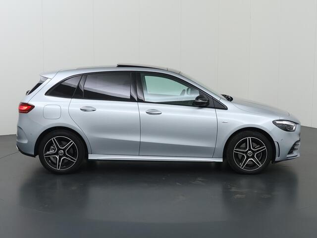 Mercedes-Benz B-KLASSE 250 e Business Solution AMG | Night pakket | Distronic | Panoramadak | Elektrische achterklep |