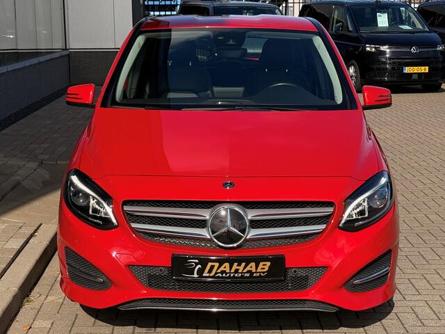Mercedes-Benz B-KLASSE B180 | Navi | Half leder | Stoelverwarming | Trekhaak | Sfeerverlichting