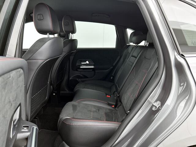 Mercedes-Benz B-KLASSE 200 AMG-line | Trekhaak met ESP® | Night pakket |Apple CarPlay | THERMOTRONIC | Parkeer pakket en achtercamera | Inclusief 24 maanden MB Certified garantie voor Europa.