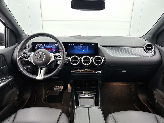 Mercedes-Benz B-KLASSE 180 Business Line | Elektrisch bedienbare achterklep | Cruise Control | Dodehoek detector | Inclusief 24 maanden Mercedes-Benz Certified garantie voor Europa.