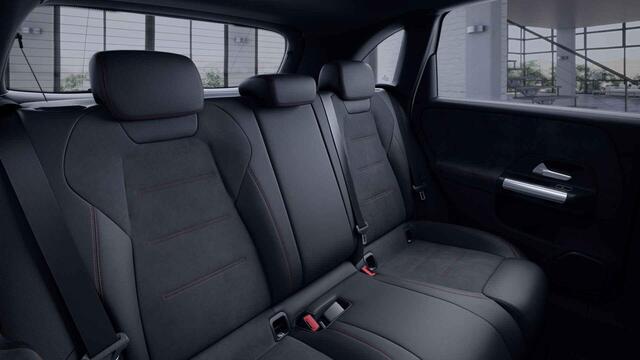 Mercedes-Benz B-KLASSE 180 Advantage | Night | Widescreen | Panoramadak | Trekhaak | Stoelverwarming |