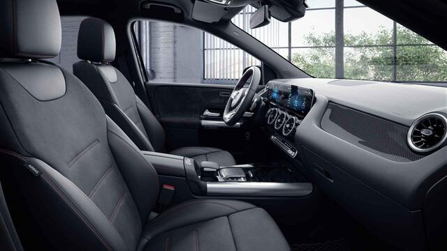 Mercedes-Benz B-KLASSE 200 Business Solution AMG | Trekhaak | Stoelverwarming | Apple Carplay |