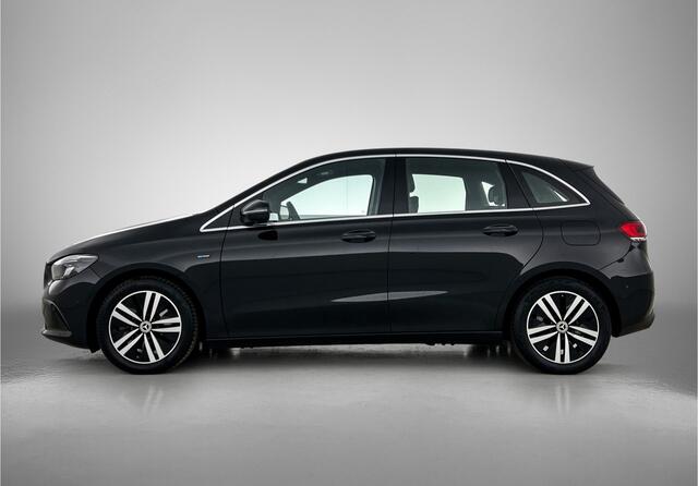 Mercedes-Benz B-KLASSE 250 e Plug-In Hybride Trekhaak | Parkeerpakket met achteruitrijcamera | Ledkoplampen | Easy Pack Achterklep | Stoelverwarming. Inclusief 24 maanden MB Certified garantie voor Europa.