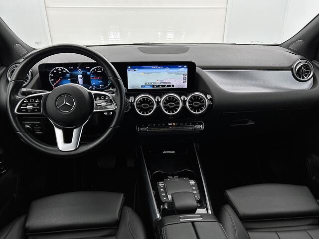 Mercedes-Benz B-KLASSE 250 e Plug-In Hybride Trekhaak | Parkeerpakket met achteruitrijcamera | Ledkoplampen | Easy Pack Achterklep | Stoelverwarming. Inclusief 24 maanden MB Certified garantie voor Europa.