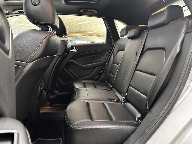 Mercedes-Benz B-KLASSE 180 Ambition/ Trekhaak/ Panorama-Dak/ Panorma-Dak/ 18'' LMV/ LED Koplampen/ LEDER/ Stoelverw./ Keyless-GO/ Navi/ Airco/ Cruise/ Elek. pakket/ Bluetooth/ Multi. LEDER. Stuur/ PDC V+A/ Extra getint glas.