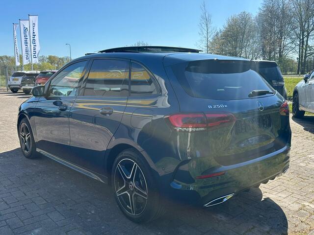 Mercedes-Benz B-KLASSE 250 e AMG Line | Plug-in Hybride | Camera | Panoramadak | Elektrische achterklep | Getint glas | Half Lederen bekleding |