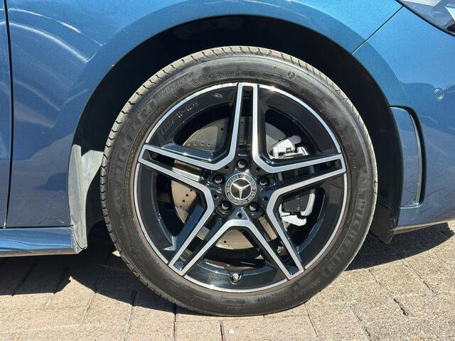 Mercedes-Benz B-KLASSE 250 e AMG Line | Plug-in Hybride | Camera | Panoramadak | Elektrische achterklep | Getint glas | Half Lederen bekleding |