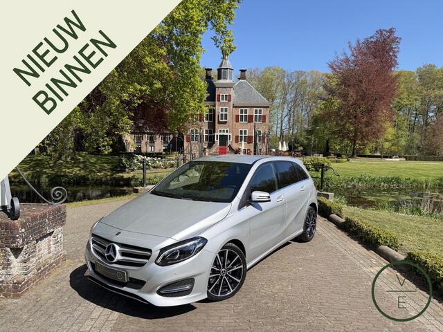Mercedes-Benz B-KLASSE 180 AMG Line | 49.000KM !! | Trekhaak | Led | Navi | Leder |