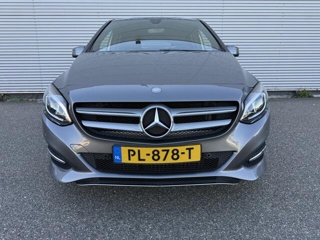 Mercedes-Benz B-KLASSE 180 Lease Ed. NAP Facelift Leer Trekhaak AMG PDC 18" Carplay Key