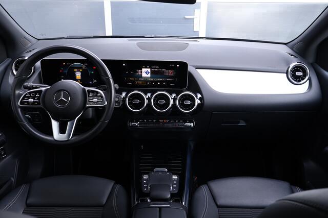 Mercedes-Benz B-KLASSE 180 Business Solution Luxury Automaat | Trekhaak afn. | Camera | Stoelverwarming | Apple Carplay / Android Auto | DAB+ Radio
