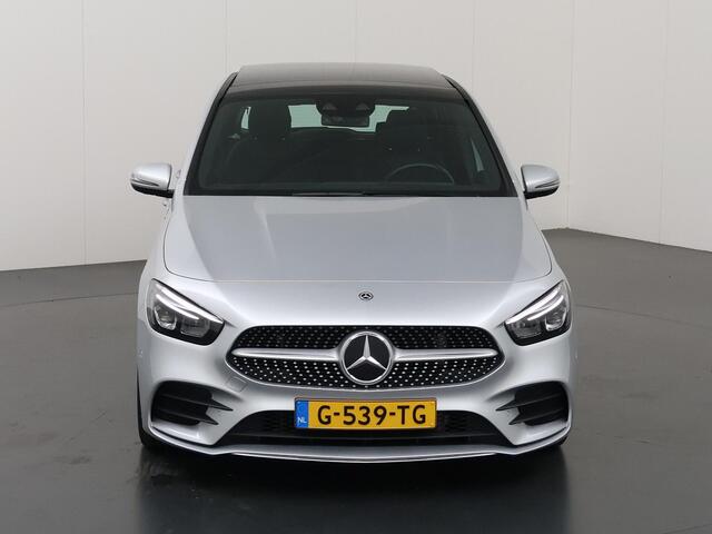 Mercedes-Benz B-KLASSE 180 Business Solution AMG | Panoramadak | Trekhaak | Stoelverwarming | Widescreen |