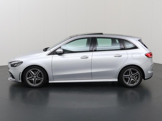 Mercedes-Benz B-KLASSE 180 Business Solution AMG | Panoramadak | Trekhaak | Stoelverwarming | Widescreen |