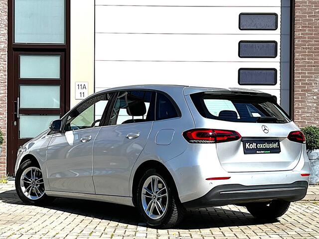 Mercedes-Benz B-KLASSE 180 Business Sol Luxury Automaat | Uniek 44000KM! | Navigatie | Camera | Leder Sport Int | Rij - Park Assist | Intellig licht syst | 16"LM Velgen | Mod 2020 | 1e Eigenaar!