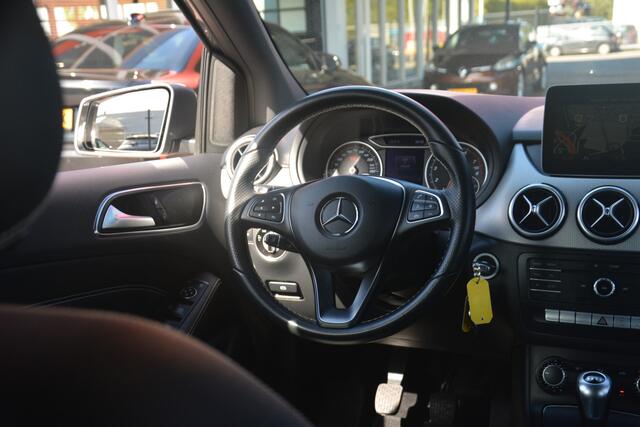 Mercedes-Benz B-KLASSE 180 Ambition | Navigatie | Xenon | Cruise-control | Sportstoelen | Trekhaak | NL auto!! |