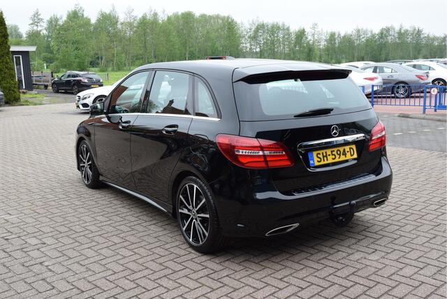 Mercedes-Benz B-KLASSE 180 Business Solution AMG Upgrade Edition