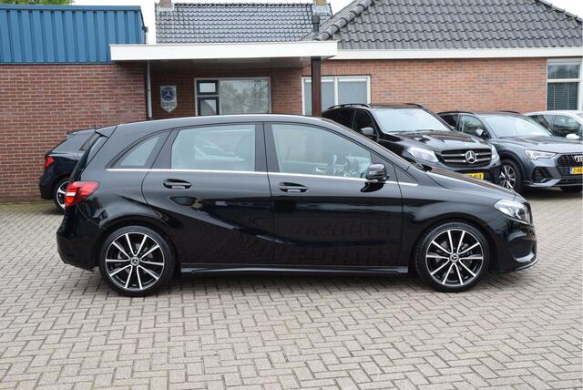 Mercedes-Benz B-KLASSE 180 Business Solution AMG Upgrade Edition