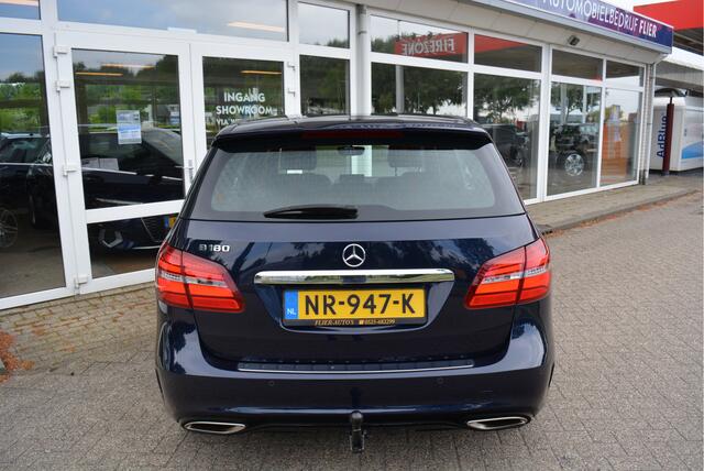 Mercedes-Benz B-KLASSE 180 Business Solution AMG | Afn. Trekhaak | Orig. NL | NAP |