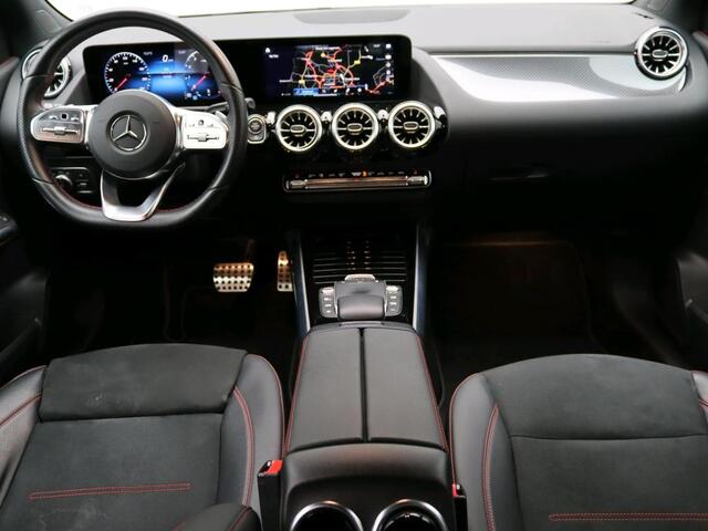 Mercedes-Benz B-KLASSE 180 Business Solution AMG AMG Line | Night Pakket | Sfeerverlichting | Achteruitrijcamera | Ledkoplampen | Inclusief 24 maanden Mercedes-Benz Certified garantie voor Europa.
