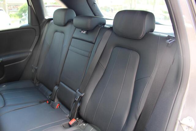 Mercedes-Benz B-KLASSE 250 e Business Solution Luxury Limited | Panoramadak | Sfeerverlichting | Stoelverwarming