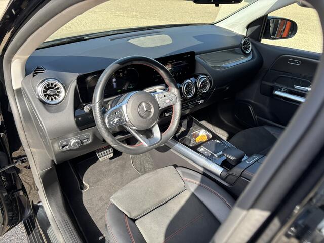 Mercedes-Benz B-KLASSE 250 e AMG Line PHEV / Afneembare Trekhaak / Allseason Banden / Stoelverwarming / Applecarplay/AndroidAuto /