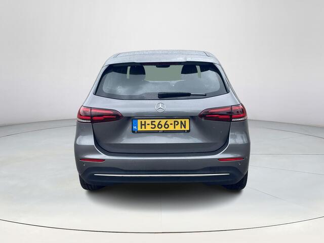 Mercedes-Benz B-KLASSE 180 Advantage | Achteruitrijcamera | Half leder | MBUX | Elektrische achterklep |