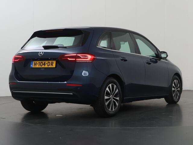 Mercedes-Benz B-KLASSE 180 Business Solution | Achteruitrijcamera | Stoelverwarming | Apple carplay |