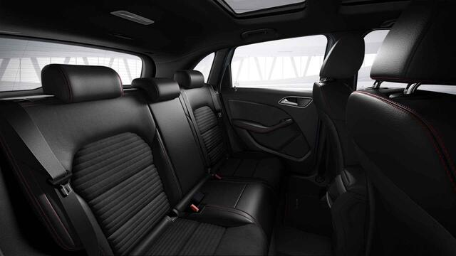 Mercedes-Benz B-KLASSE 180 Business Solution AMG | Panoramadak | Stoelverwarming | LED koplampen | Navigatie |