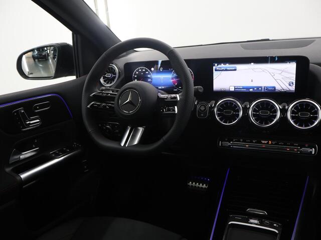 Mercedes-Benz B-KLASSE 180 Star Edition AMG Line | Trekhaak | Panoramadak-schuifdak | Stuurverwarming | Sfeerverlichting