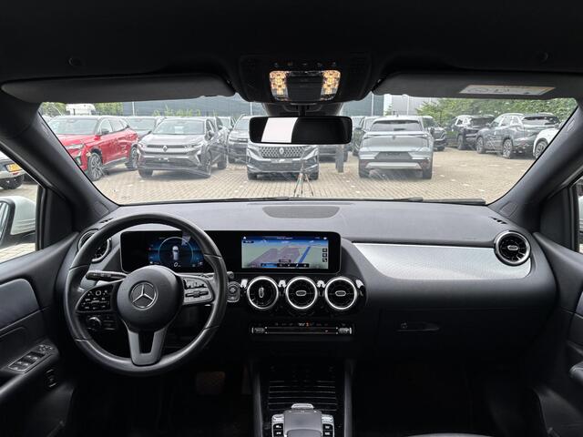 Mercedes-Benz B-KLASSE 180 Business Solution | Sportstoelen | Navigatie | Camera |