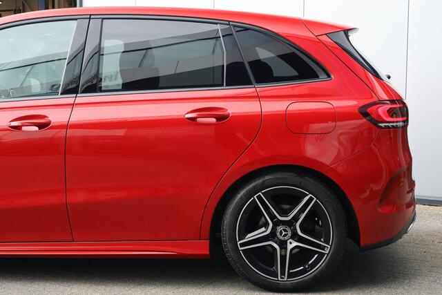 Mercedes-Benz B-KLASSE 180 Business Solution AMG / Pano